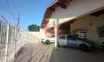 Casa térrea à venda com 03 dormitórios sendo 1 suíte e 3 vagas de garagens - Jardim Satélite!