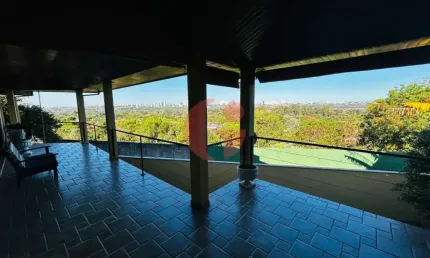 Casa à venda com 03 dormitórios sendo 01 suíte- 561 m² construídos- urbanova