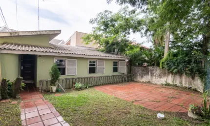 terreno com casa averbada, 1 quadra da fagundes varela, zr3 potencial para comercio.
