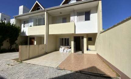 Sobrado com 3 quartos  à venda, 180.00 m2 por R$950000.00  - Portao - Curitiba/PR