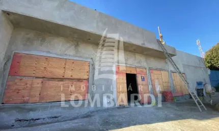 Loja para alugar, 450.00 m2 por R$12000.00  - Sitio Cercado - Curitiba/PR