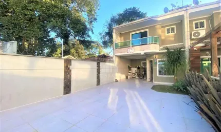 Sobrado com 3 dormitórios à venda, 113 m² por R$ 750.000,00 - Costeira - São José dos Pinhais/PR