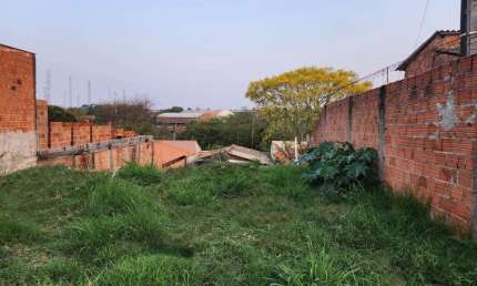 Terreno a venda em Londrina com 250 m&#178;, Aceita permuta por casa na região norte.
