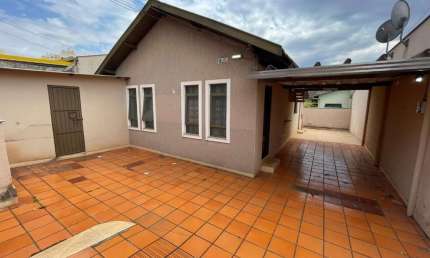 Casa a VENDA de 326 m&#178; (2 dormts. + 1 casa nos fundos), no Jd. Morumbi, Londrina/Pr.