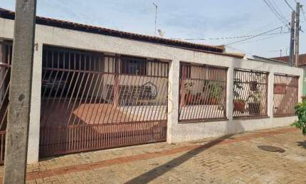 Casa tamanho Família: 03 dorm. churrasqueira - Ouro Verde - por R$ 450.000,00