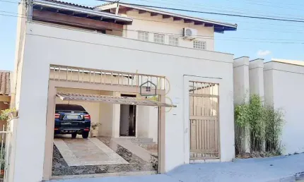 Casa á VENDA com 3 dormitórios de 250 m2 no Jardim Delta ? Londrina.