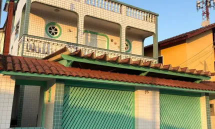 Casa para alugar na Rua Afonso Teixeira Vidal, 75, Vila Santa Rosa, Guarujá