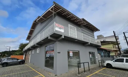 Alugo salas comerciais 50m2, bairro vila nova, joinville-sc