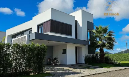 Casa à venda, 2 suítes, 4 demi-suítes, em condomínio, bairro da Barra, Balneário Camboriú-SC