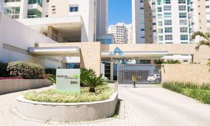 Conforto e Elegância no Ecoville – 218m² com Churrasqueira, Vista em Condomínio Clube!