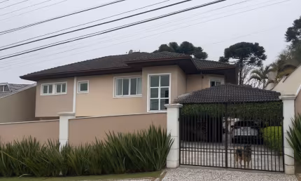 Casa residencial de rua alto padrão 530M2 6 quartos,