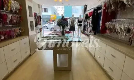 PERFEITO PARA A SUA EMPRESA, Sala para locação anual na AVENIDA BRASIL em Balneário Camboriú/SC com grande visibilidade de quem passa.