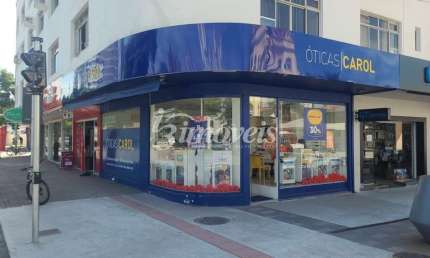 Sala / Loja de ESQUINA, para locação anual no CENTRO, 50m² , Bairro Centro, Itajaí-SC, com grande visibilidade de quem passa.