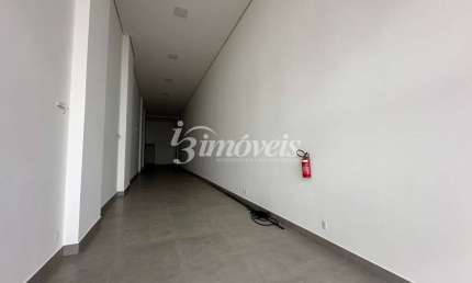 Sala / Loja, para locação anual,105m², Bairro Canto da praia, Porto Belo-SC, com grande visibilidade de quem passa.