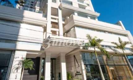 Apartamento diferenciado e mobiliado à venda, 3 quartos sendo 3 suítes, 3 vagas, Residencial Porto Januária, Bairro Fazenda, Itajaí-SC
