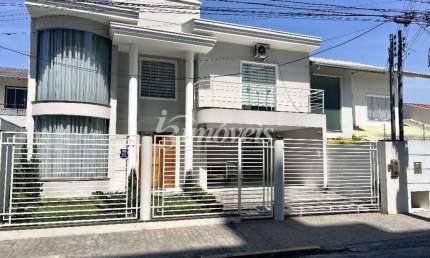 Casa à venda, AVERBADA, 3 quartos, sendo 1 suíte com closet, 2 vagas, piscina, Bairro São Judas, Itajaí-SC