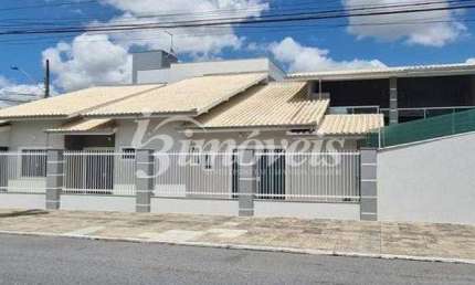 Casa com piscina à venda, 4 quartos sendo 1 suíte, 2 vagas, Bairro Cordeiros, Itajaí-SC