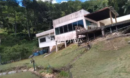 Sítio à venda, 4.600m² de área, Bairro Espinheiros, Itajaí-SC