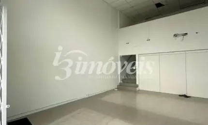 Sala para locação anual na Av. José Eugênio Müller no Bairro - Dom Boscode Itajaí/SC com grande visibilidade de quem passa.
