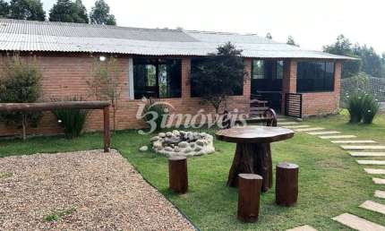 Chácara à venda, 3 quartos, espaço para festa, piscina, campo de futebol, 3 chalés - Bairro Rio do Meio, Camboriú -SC