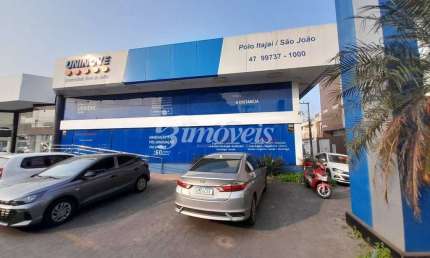 Sala Comercial para Locação Anual com 450m² privativos, sendo 320m² no térreo e 130m² no andar superior, no Bairro São João, Itajaí-SC.