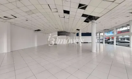 Sala Comercial para Locação Anual, 454 m², no Bairro São João em Itajaí-SC