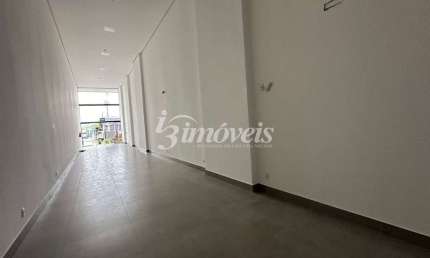 Sala / Loja, para locação anual, 104,78m², Bairro Canto da praia, Porto Belo-SC, com grande visibilidade de quem passa.