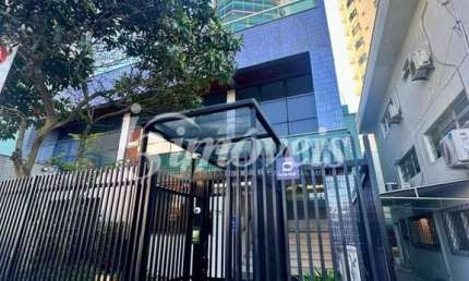Apartamento de quatro dormitórios sendo duas suítes com 255 m² privativos, centro, Itajaí, SC.