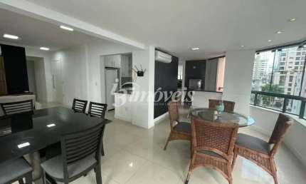 Apartamento para locação anual, mobiliado, decorado e equipado, com 3 quartos (sendo uma suíte), 1 vaga de garagem, Edifício Piazza di Vallarsa, no bairro Centro, Balneário Camboriú-SC