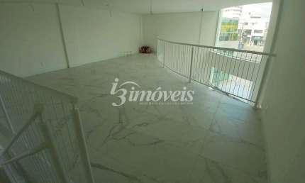 Loja Comercial para Locação Anual, 121m² privativa, com mezanino, Bairro Dom Bosco, Itajaí-SC.