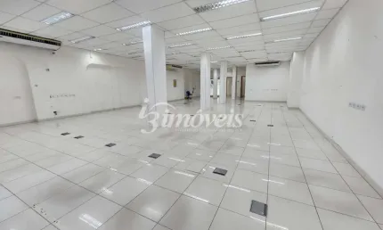 Sala Comercial para Locação Anual, 300 m², Térrea, no Centro de Itajaí-SC