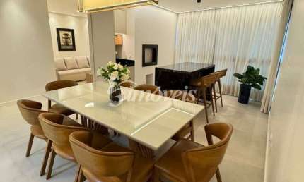 Apartamento para Locação Anual, Mobiliado, 122 m² privativos, 3 suítes, 2 vagas, Centro de Balneário Camboriú-SC.