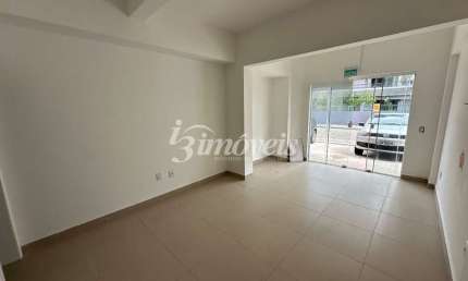 Sala / Loja, para locação anual, 20m² ,Bairro Centro , Navegantes-SC, com grande visibilidade de quem passa.