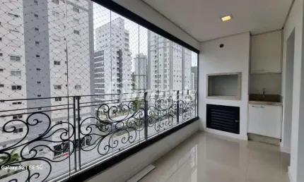 Apartamento para locação anual, semimobiliado, decorado e equipado, com 3 quartos (sendo uma suíte), 2 vagas de garagem, Ópera Club Residence, no bairro Fazenda, Itajaí-SC