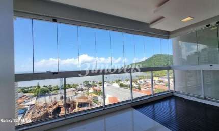Apartamento para locação anual, semimobiliado, decorado e equipado, com 3 quartos (uma suíte), 2 vagas de garagem,  Residencial Areia Branca, no bairroFazenda, Itajaí-SC