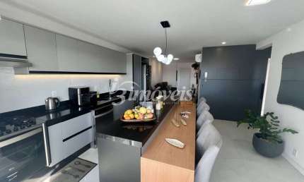 Apartamento semimobiliado à venda com 3 quartos sendo 1 suíte e 2 vagas privativas, centro, Navegantes