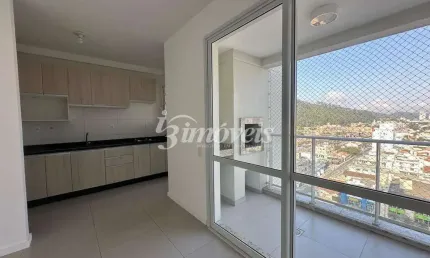 Apartamento para locação anual, 3 quartos (sendo uma suíte), 2 vagas de garagem, Porto Mare Residence, no bairro Centro, Itajaí-SC