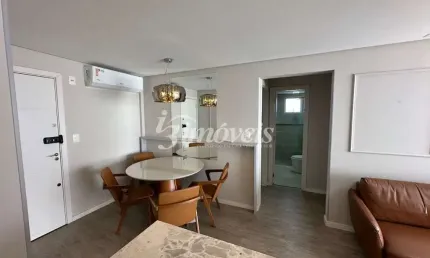 Apartamento locação, mobiliado, equipado e decorado, com 2 quartos (sendo uma suíte), 1 vaga de garagem, Residencial Breeze Style, no bairro Centro, Itajaí-SC