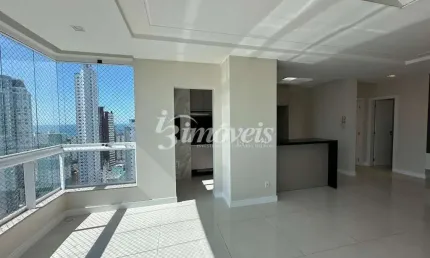 Apartamento para locação anual, semimobiliado, decorado e equipado, com 4 quartos (sendo duas suítes e duas demi), 3 vagas de garagem, edifício torre esmeralda, no bairro centro, balneário camboriú-sc