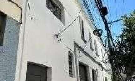 Alugo 4  quartos com banheiros ,otima localizacao ,proximo ao bras e centro de sp.
