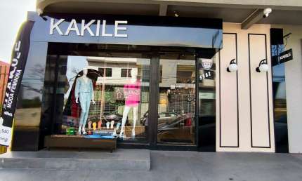Vendo loja/Boutique de roupas femininas, com 10 anos de mercado