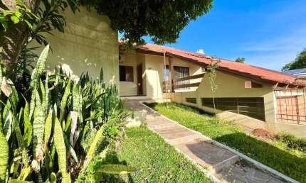Casa com 4 quartos para alugar na Borges de Medeiros - E, 786, Maria Goretti, Chapecó por R$ 5.700