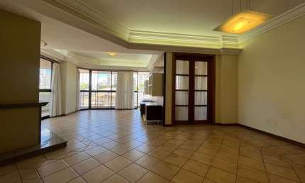 Apartamento com 4 quartos para alugar na Sete de Setembro - E, 250, Centro, Chapecó por R$ 4.555