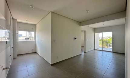 Apartamento com 2 quartos à venda na Clovis Locatelli esq. Herminio Tissiani, 2037, Paraíso, Chapecó por R$ 360.000