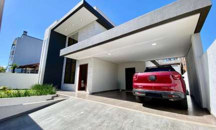 Casa com 4 quartos à venda na Fermino Pedro Vanzim - D, 759, Universitário, Chapecó por R$ 1.700.000