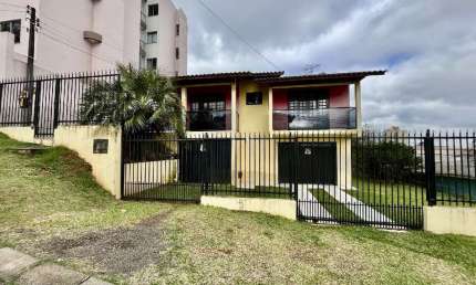 Casa com 2 quartos à venda na Rua Frei Henrique de Coimbra - E, 102 E, Universitário, Chapecó por R$ 900.000