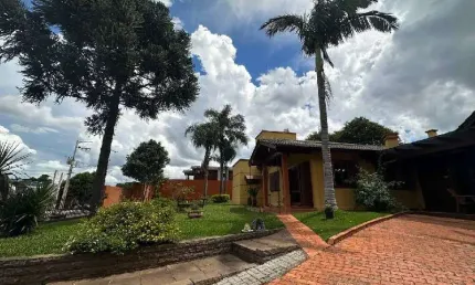 Casa com 3 quartos à venda na Caetano Roberto Panarotto, 654, Santo Antônio, Chapecó por R$ 1.600.000