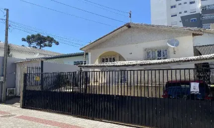 Casa com 3 quartos à venda na Benjamin Constant, 682, Maria Goretti, Chapecó por R$ 935.000