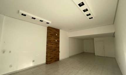 Sala comercial para alugar na Avenida Nereu Ramos - E, 1440, Presidente Médici, Chapecó por R$ 3.864