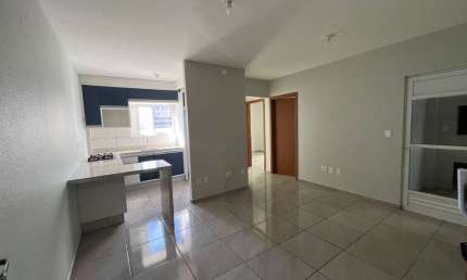 Apartamento com 2 quartos para alugar na Avenida São Pedro - D, 1665, Pinheirinho, Chapecó por R$ 1.875